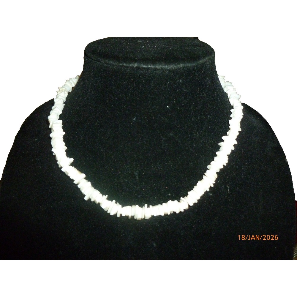 Vintage White Shell Chip Choker Necklace Beaded Beach Nautical 16" Barrel Clasp